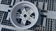 Load image into Gallery viewer, 1x Alufelge 15 Zoll 5.5&quot; 4x100 529101C550 Hyundai Rim Wheel