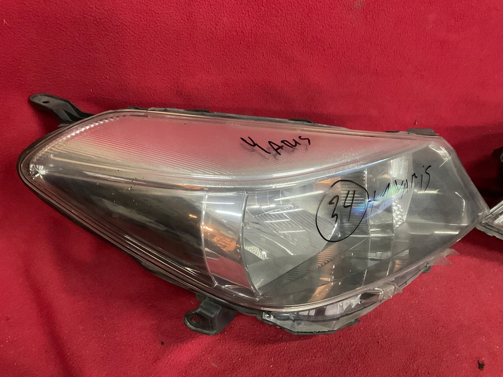 Frontscheinwerfer Toyota Yaris Ein Satz Scheinwerfer Headlight SCH7354287191hu