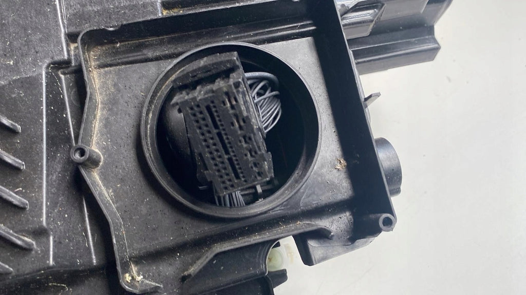 Frontscheinwerfer Skoda Enyaq 5LB941016G- Full LED Ein Stück (Rechts oder Links)