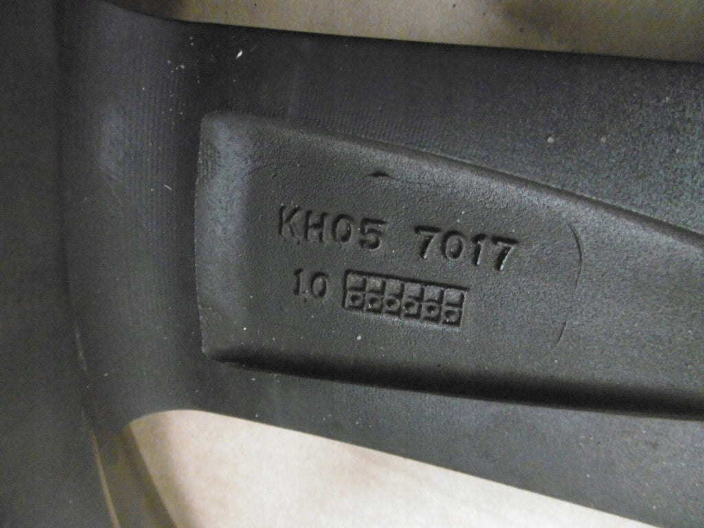 1x Alufelge 17 Zoll 7.0" 5x114.3 48ET KBA48060 Hyundai Rim Wheel