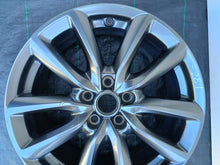 Laden Sie das Bild in den Galerie-Viewer, 1x Alufelge 18 Zoll 7.0" 5x114.3 45ET Glanz Graphit 9965657080 Mazda I Rim Wheel FEL8821835839jv