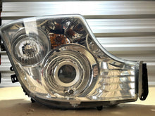 Laden Sie das Bild in den Galerie-Viewer, Frontscheinwerfer Mercedes-Benz A9608200739 Rechts Scheinwerfer Headlight SCH8720858808zz