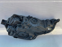 Laden Sie das Bild in den Galerie-Viewer, Frontscheinwerfer Audi A3 8Y0941011 Full LED Ein Stück (Rechts oder Links)