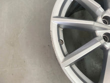 Load image into Gallery viewer, 1x Alufelge 18 Zoll 8.5" 5x112 50ET Glanz Silber 8S0601025C Audi Tt Rim Wheel FEL3654796046le
