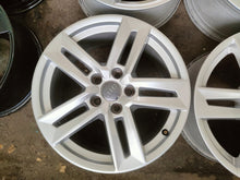 Laden Sie das Bild in den Galerie-Viewer, 4x Alufelge 17 Zoll 7.0" 5x112 42ET Glanz Silber 8W0601025P Audi A4 B8 Rim Wheel FEL6387461937sy