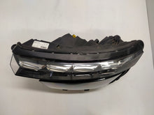 Laden Sie das Bild in den Galerie-Viewer, Frontscheinwerfer Skoda Kamiq 658941015B Full LED Links Scheinwerfer Headlight SCH2032611634fm