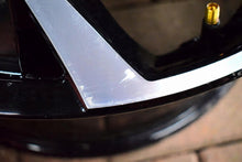 Laden Sie das Bild in den Galerie-Viewer, 1x Alufelge 18 Zoll 7.0&quot; 4x108 35ET Glanz Schwarz 00128-RR Opel Crossland X