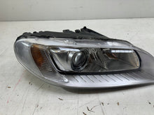 Load image into Gallery viewer, Frontscheinwerfer Volvo V70 S80 31420014 Xenon Rechts Scheinwerfer Headlight SCH5177791367vk