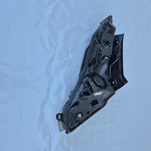 Laden Sie das Bild in den Galerie-Viewer, Frontscheinwerfer Hyundai Tucson 92207N7400 Links Scheinwerfer Headlight SCH7177512245zw