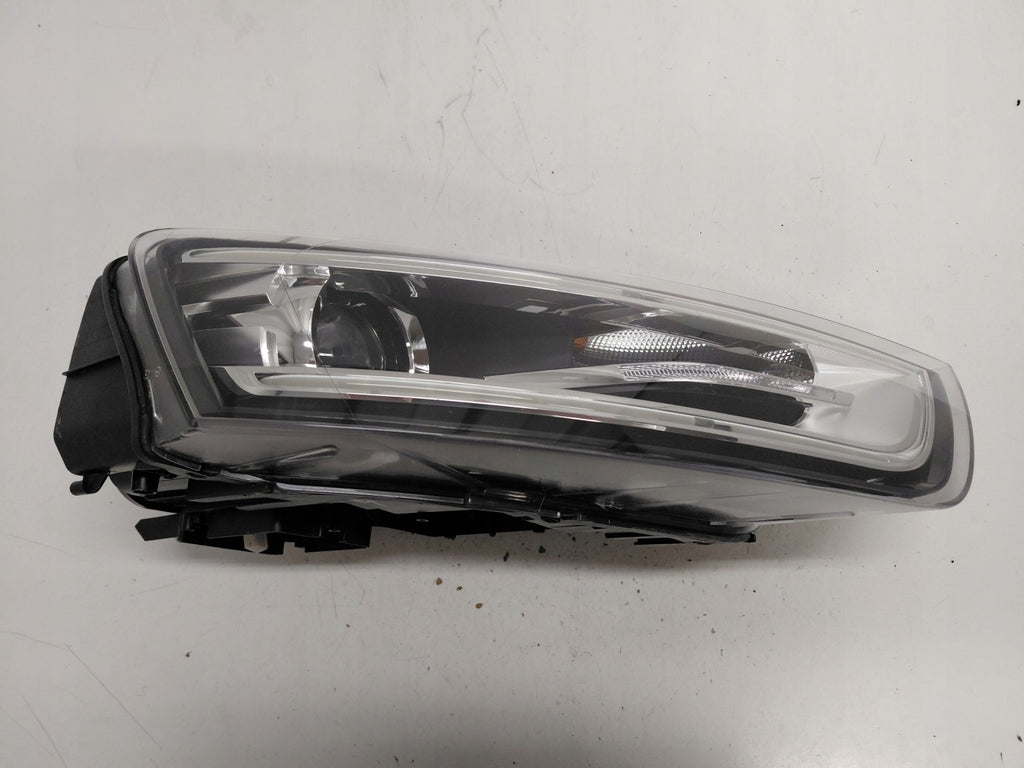 Frontscheinwerfer Audi Q3 8U0941006 Rechts Scheinwerfer Headlight SCH1022161825yg