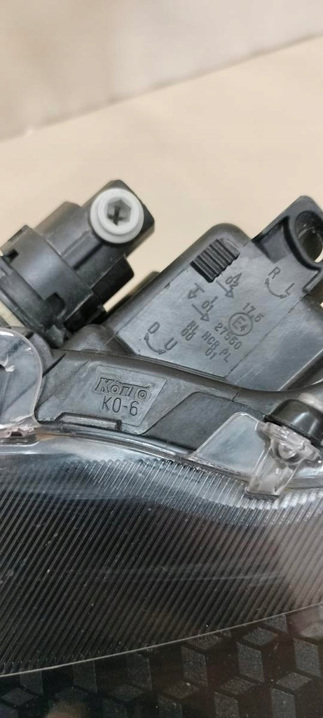 Frontscheinwerfer Toyota 4 Yaris 99226-81017 Links Scheinwerfer Headlight