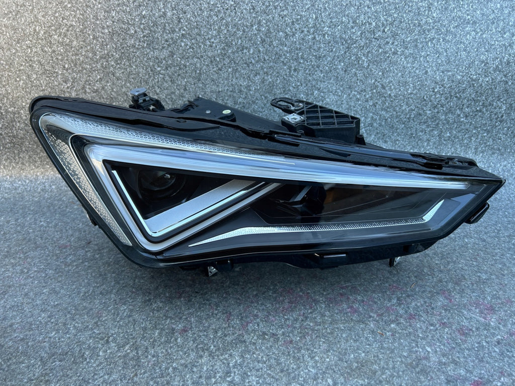 Frontscheinwerfer Cupra Formentor 5FG941036B Rechts Scheinwerfer Headlight SCH8685340461xc