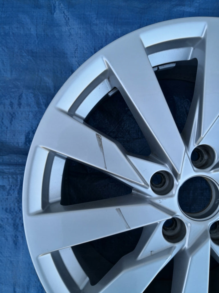 1x Alufelge 17 Zoll 7.5" 5x112 43ET Glanz Silber 8V0601025 Audi A3 Rim Wheel FEL9492646136gl