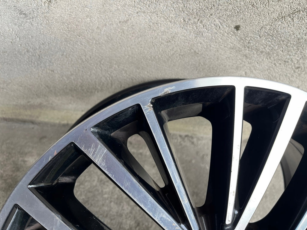1x Alufelge 17 Zoll 6.5" 5x112 52ET Glanz Graphit 5TA601025G VW Touran Rim Wheel FEL8383720242eq