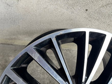 Laden Sie das Bild in den Galerie-Viewer, 1x Alufelge 17 Zoll 6.5" 5x112 52ET Glanz Graphit 5TA601025G VW Touran Rim Wheel FEL8383720242eq