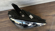 Laden Sie das Bild in den Galerie-Viewer, Frontscheinwerfer Mercedes-Benz Gle A1679069604 LED Rechts Headlight