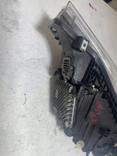 Laden Sie das Bild in den Galerie-Viewer, Frontscheinwerfer BMW 3 F30 F31 198661 Rechts Scheinwerfer Headlight SCH3881001594ai