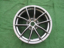 Laden Sie das Bild in den Galerie-Viewer, 1x Alufelge 17 Zoll 8.0" 5x112 23ET Glanz Grau 6886153 BMW Z4 G29 Rim Wheel FEL8948455571yo