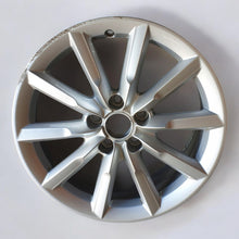 Laden Sie das Bild in den Galerie-Viewer, 1x Alufelge 17 Zoll 7.0&quot; 5x112 43ET Glanz Silber 8U0601025S Audi Rim Wheel