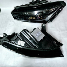 Load image into Gallery viewer, Frontscheinwerfer Skoda 5LB941015B 5LB941016B Full LED Rechts oder Links