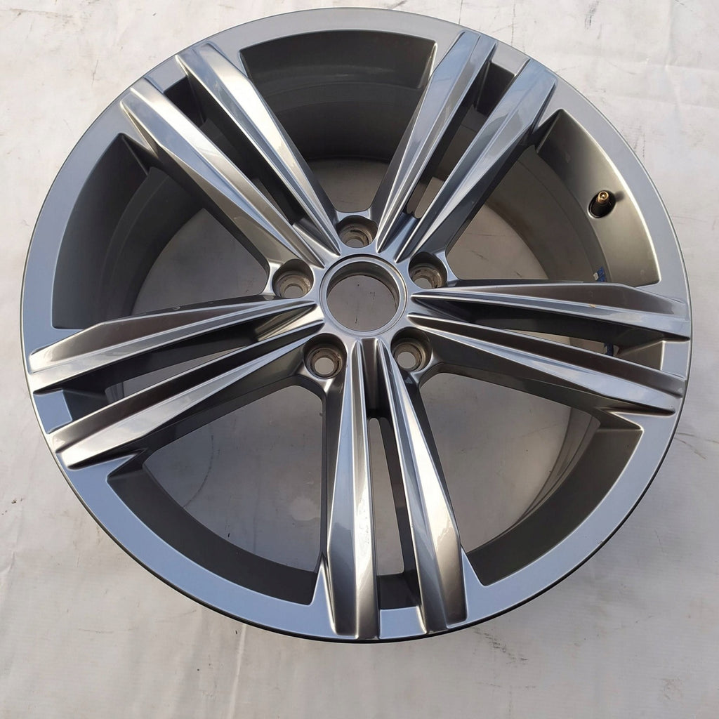 1x Alufelge 18 Zoll 7.0" 5x112 45ET Glanz Grau 2GA601025G VW T-Roc Troc FEL8541156810dn