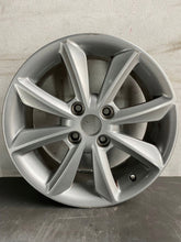 Laden Sie das Bild in den Galerie-Viewer, 1x Alufelge 16 Zoll 6.5&quot; 4x108 47,5ET Glanz Silber H1BJ-1007-C1A Ford Fiesta