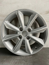 Laden Sie das Bild in den Galerie-Viewer, 1x Alufelge 16 Zoll 6.5" 4x108 47 5ET Glanz Silber H1BJ-1007-C1A Ford Fiesta I FEL6585066119rm