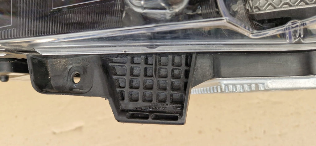 Frontscheinwerfer Ford Galaxy 90076249 EM2B-13W030-EH Links Headlight SCH1371320810it