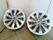 Laden Sie das Bild in den Galerie-Viewer, 1x Alufelge 17 Zoll 7.0" 5x112 46ET Glanz Silber 5E3601025 Mg Octavia I FEL8940387318ci