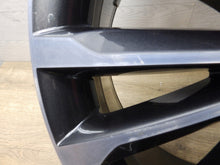 Laden Sie das Bild in den Galerie-Viewer, 1x Alufelge 18 Zoll 7.0&quot; 5x112 43ET Glanz Silber 565601025 Skoda Kodiaq