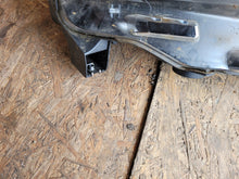 Laden Sie das Bild in den Galerie-Viewer, Frontscheinwerfer Citroën Berlingo 9816824780 Rechts Scheinwerfer Headlight