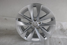 Load image into Gallery viewer, 1x Alufelge 17 Zoll 7.0" 5x112 5E3601025E Skoda Octavia I Rim Wheel FEL9052510858pq