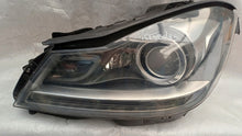 Laden Sie das Bild in den Galerie-Viewer, Frontscheinwerfer Mercedes-Benz W204 Xenon Links Scheinwerfer Headlight SCH2206584598kw