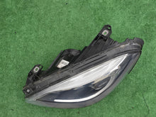 Laden Sie das Bild in den Galerie-Viewer, Frontscheinwerfer Mercedes-Benz W246 A2468207761 Links Scheinwerfer Headlight SCH3584537860mp