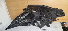 Laden Sie das Bild in den Galerie-Viewer, Frontscheinwerfer Toyota Aygo X Rechts Scheinwerfer Headlight SCH7068449614ou