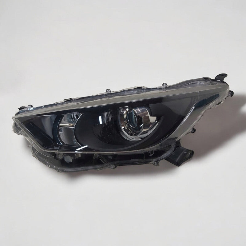 Frontscheinwerfer Toyota 4 Yaris LED Links Scheinwerfer Headlight