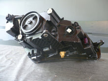 Laden Sie das Bild in den Galerie-Viewer, Frontscheinwerfer Skoda Superb III 3V1941015A Xenon Links Scheinwerfer Headlight