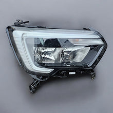 Laden Sie das Bild in den Galerie-Viewer, Frontscheinwerfer Renault Master III 260105567R Rechts Scheinwerfer Headlight