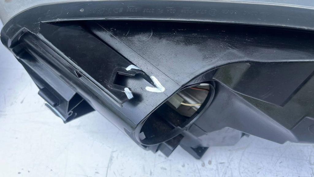 Frontscheinwerfer Kia Venga 921021P000 Rechts Scheinwerfer Headlight