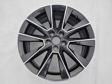 Laden Sie das Bild in den Galerie-Viewer, 1x Alufelge 17 Zoll 7.0&quot; 5x100 46ET Glanz Graphit 5JJ601025A Skoda Fabia Iii