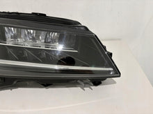 Laden Sie das Bild in den Galerie-Viewer, Frontscheinwerfer Skoda Superb III 3V1941016D Rechts Scheinwerfer Headlight SCH2081885041im