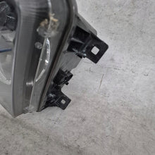 Laden Sie das Bild in den Galerie-Viewer, Frontscheinwerfer VW Crafter 2E1941016 Rechts Scheinwerfer Headlight SCH9253618516wi