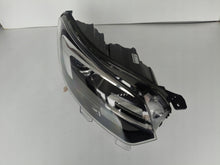 Laden Sie das Bild in den Galerie-Viewer, Frontscheinwerfer Opel Zafira Vivaro C 9832836480 Xenon Rechts Headlight SCH5625020750tc