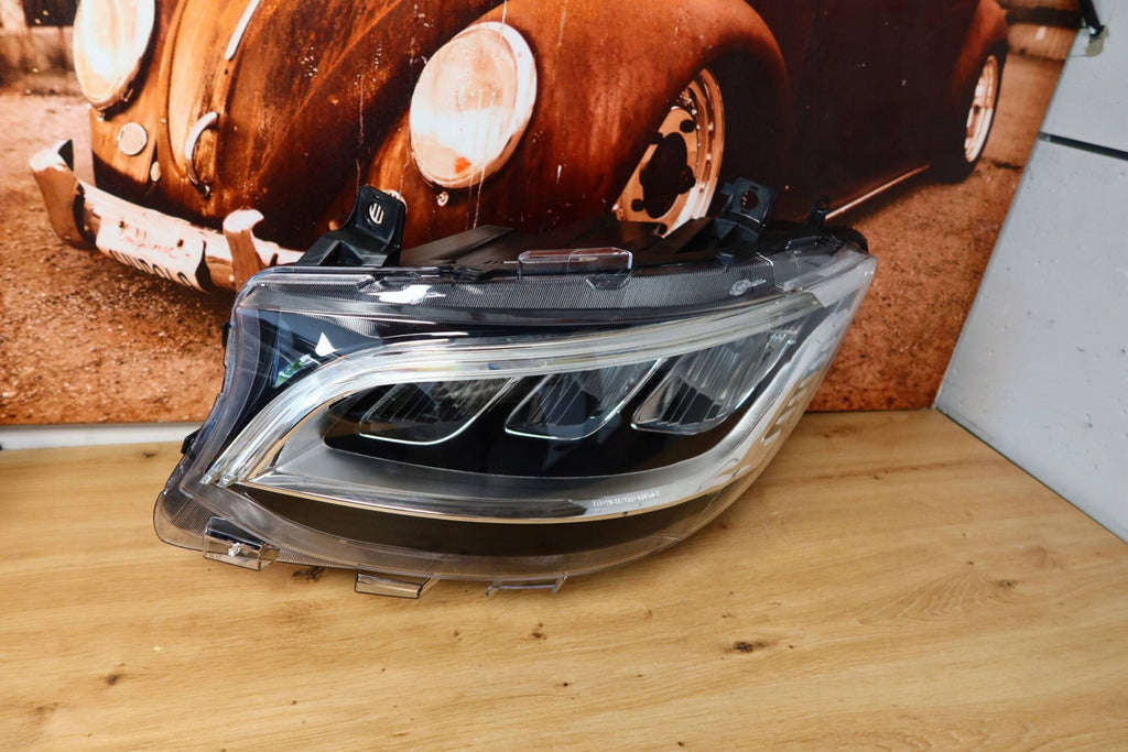 Frontscheinwerfer Mercedes-Benz Sprinter A9109067100 Links Headlight SCH2440765320qe