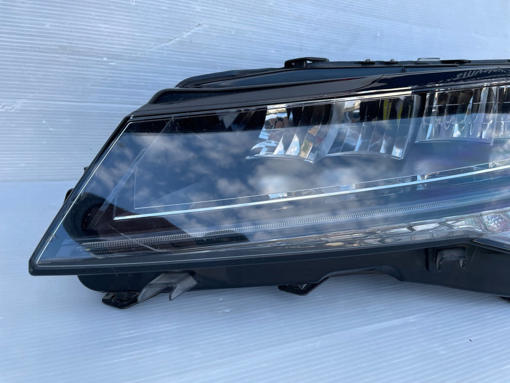 Frontscheinwerfer Skoda Superb III 3V1941015C LED Links Scheinwerfer Headlight