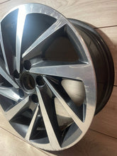Laden Sie das Bild in den Galerie-Viewer, 1x Alufelge 16 Zoll 6.5" 5x112 5TA601025K 5TA601025L VW Touran Rim Wheel FEL6348259831yo