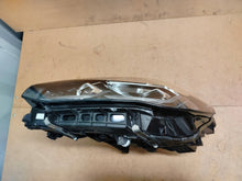Laden Sie das Bild in den Galerie-Viewer, Frontscheinwerfer BMW U06 5A42247 Full LED Links Scheinwerfer Headlight SCH8621444649zu