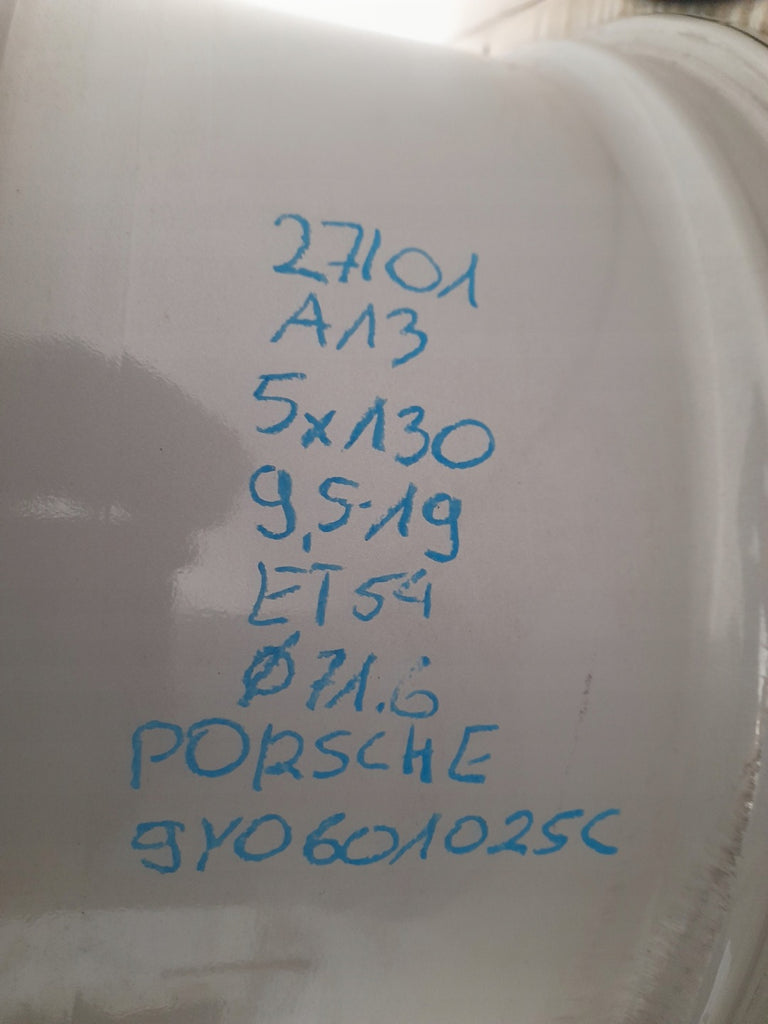 1x Alufelge 19 Zoll 9.5" 5x130 54ET Glanz Silber 9Y0601025C Porsche Rim Wheel FEL6825522884qx