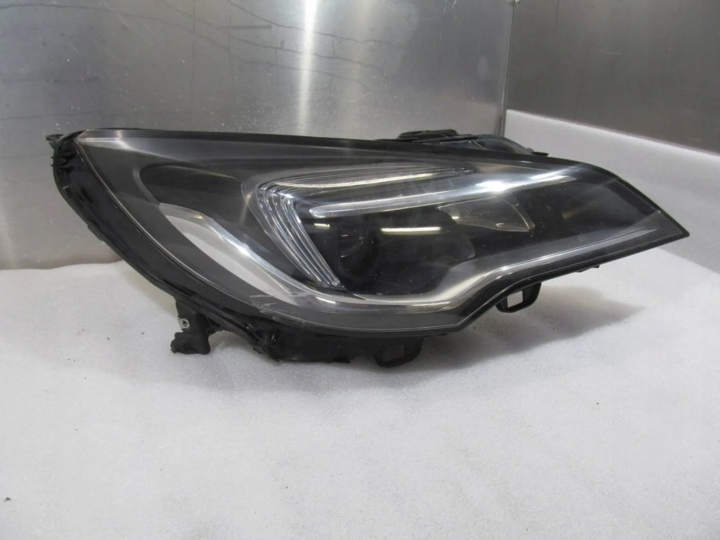 Frontscheinwerfer Opel Astra 39111144 Rechts Scheinwerfer Headlight SCH9885906882zy