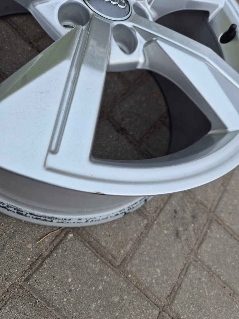 4x Alufelge 17 Zoll 7.5" 5x112 46ET Glanz Silber 82A601025 Audi A1 82 I FEL1691410340nr